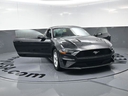 Used 2018 Ford Mustang Coupe image 20