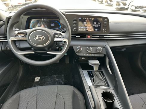 New 2026 Hyundai Elantra SE FWD image 8