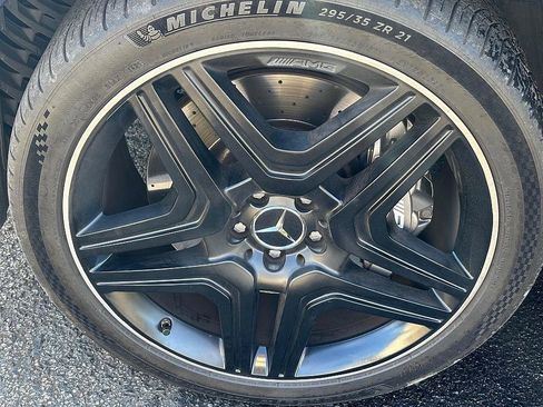 Used 2015 Mercedes-Benz ML 63 AMG 4MATIC 4dr ML 63 AMG image 10