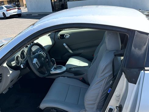 Used 2006 Nissan 350Z Touring w/ (N93) Cargo Convenience Pkg RWD image 11