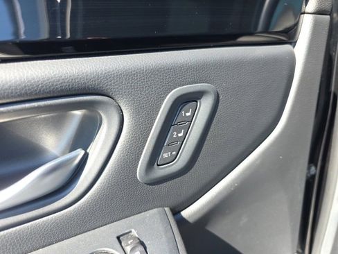 Used 2024 Honda Pilot EX-L image 11