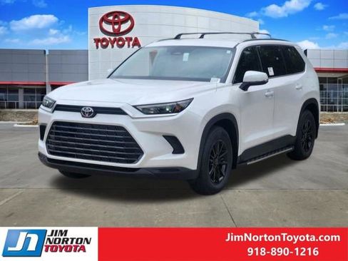 New 2026 Toyota Grand Highlander FWD image 2