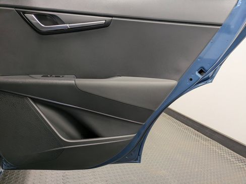 Certified 2024 Kia Niro SX Touring image 25