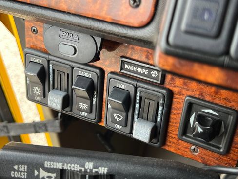 Used 1997 HUMMER H1 4-Door Hard Top AWD/4WD image 48