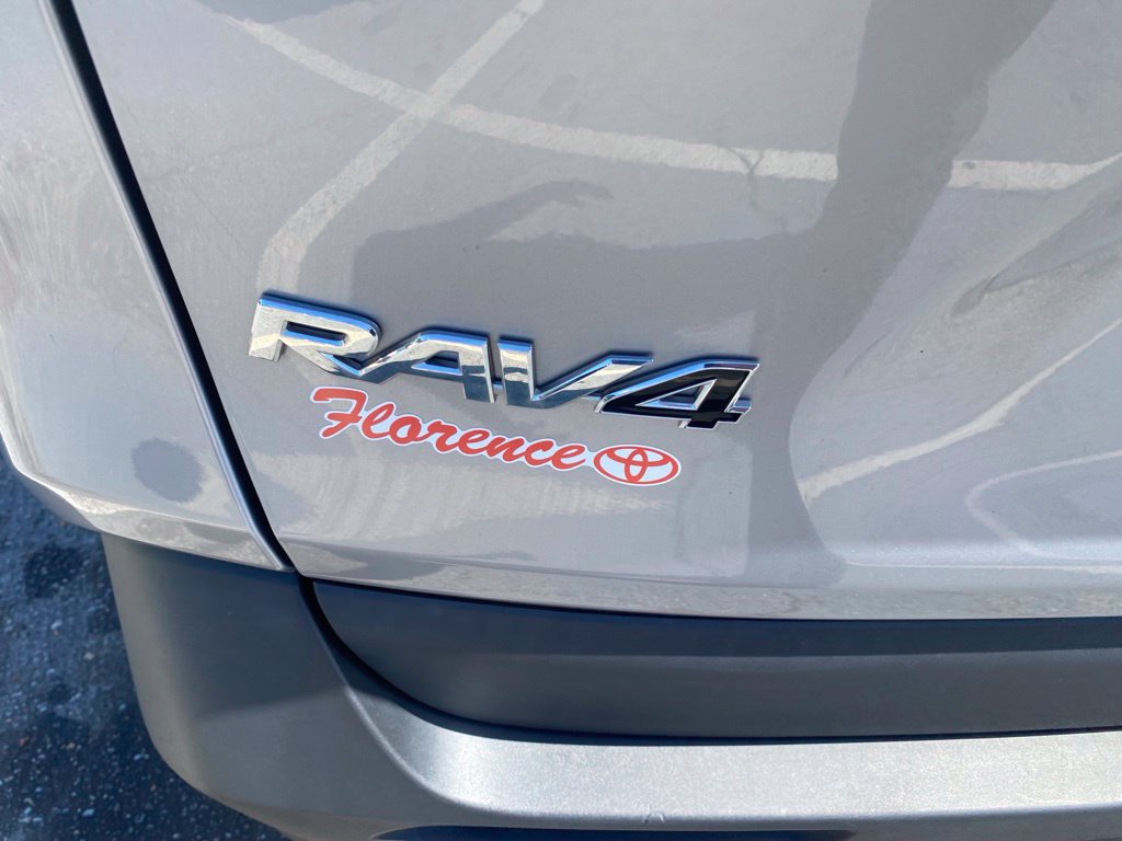 Used 2022 Toyota RAV4 XLE AWD/4WD image 13