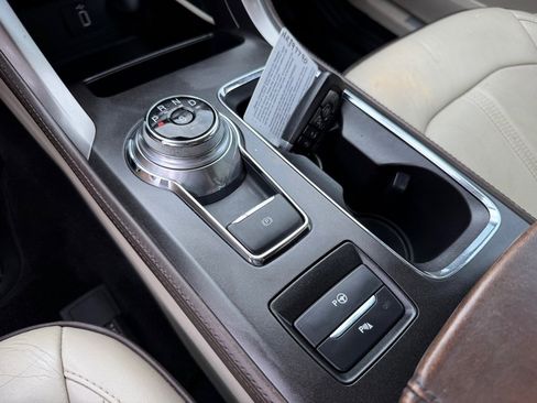 Used 2017 Ford Fusion Platinum image 31