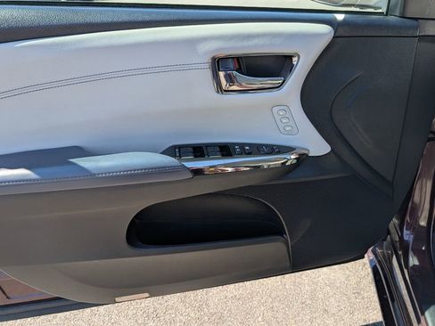 Used 2014 Toyota Avalon Limited FWD image 13