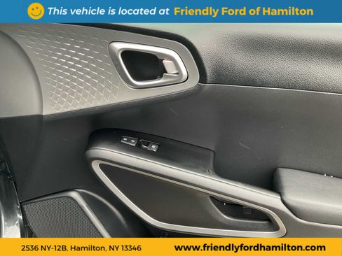 Used 2025 Kia Soul LX image 35