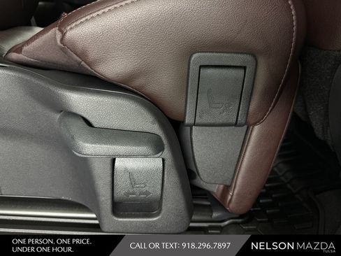 Used 2024 Toyota Sienna Platinum FWD image 41