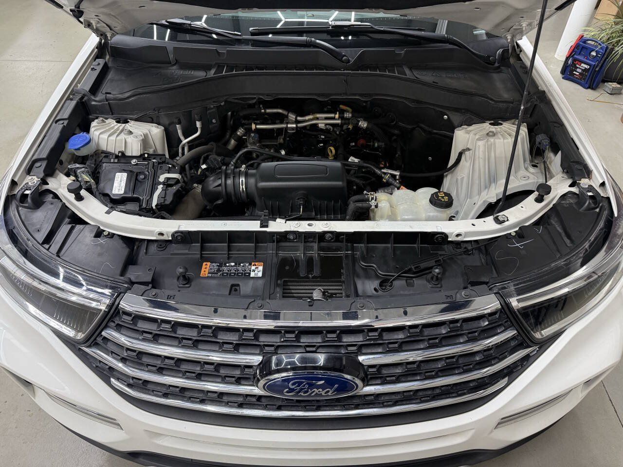 Used 2021 Ford Explorer XLT w/ Equipment Group 202A AWD/4WD image 7