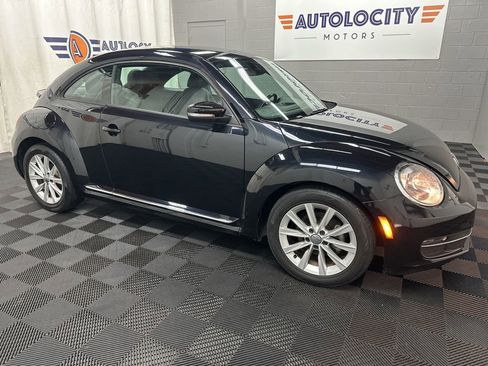 Used 2018 Volkswagen Beetle 2.0T SE image 1