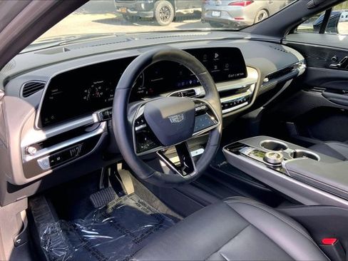 Used 2024 Cadillac Lyriq Luxury AWD/4WD image 14