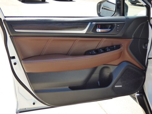Used 2019 Subaru Outback 2.5i Touring AWD/4WD image 24