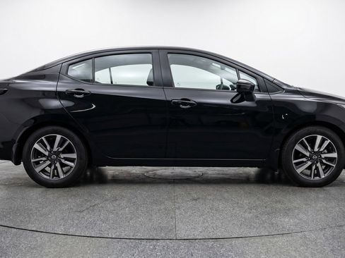 Used 2025 Nissan Versa SV FWD image 11