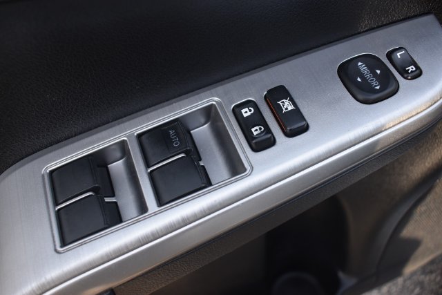 Used 2014 Toyota Camry SE FWD image 19