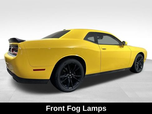 Used 2018 Dodge Challenger SXT w/ Blacktop Package image 10