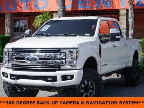 Used 2019 Ford F250 Lariat w/ Chrome Package image 4