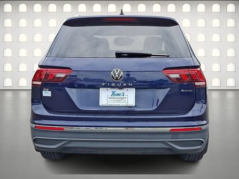 Used 2022 Volkswagen Tiguan SE w/ Panoramic Sunroof Package AWD/4WD image 6