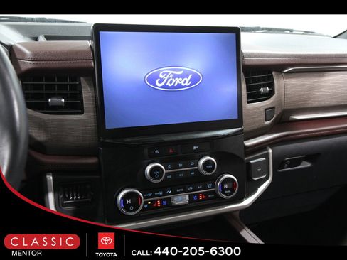 Used 2024 Ford Expedition Max Limited image 9