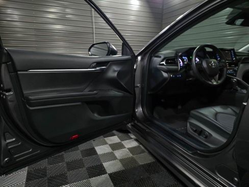 Used 2021 Toyota Camry SE w/ Carpet Mat Package (TMS) image 29