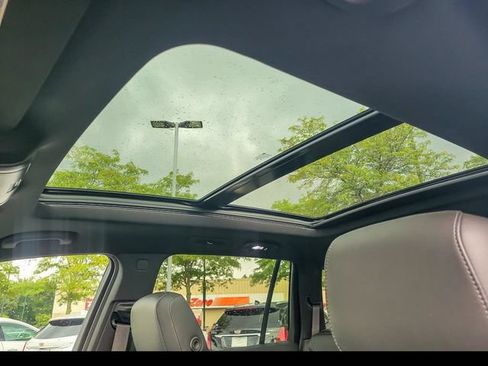 Certified 2023 Cadillac XT6 Luxury w/ LPO, Floor Liner Package AWD/4WD image 18