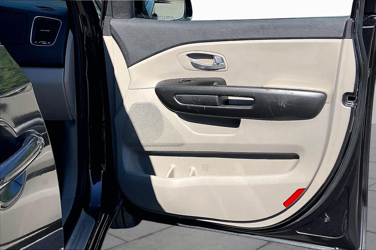 Used 2021 Kia Sedona LX FWD image 22