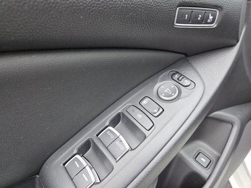 Used 2020 Honda Accord Touring image 32