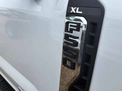 New 2026 Ford F550 4x4 SuperCab Super Duty image 4
