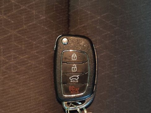 Used 2017 Hyundai Tucson SE image 32