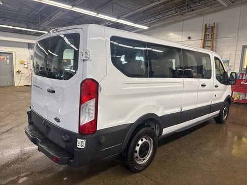 Used 2017 Ford Transit 350 XL image 6