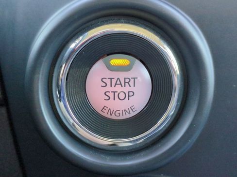 Certified 2022 Nissan Titan SV w/ SV Convenience Package image 28