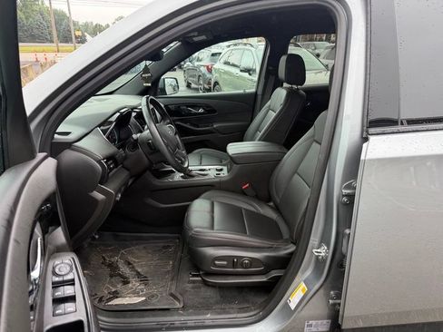Used 2023 Chevrolet Traverse RS w/ LPO, Floor Liner Package FWD image 10