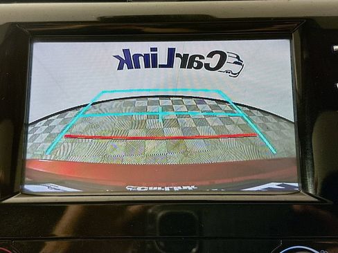 Used 2019 Toyota Camry SE FWD image 15