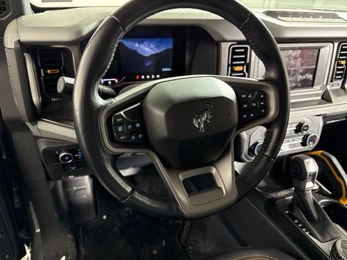 Used 2023 Ford Bronco Badlands image 17