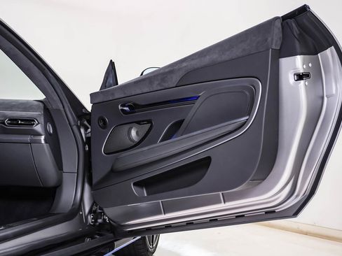 New 2025 Aston Martin Vanquish image 22