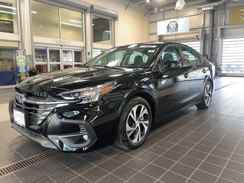 Used 2024 Subaru Legacy Premium image 3