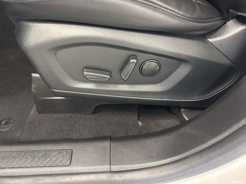 Used 2021 Ford Explorer XLT w/ Equipment Group 202A image 17