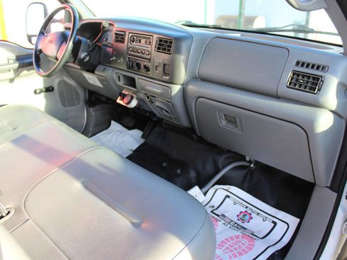 Used 2002 Ford F450 XL image 18