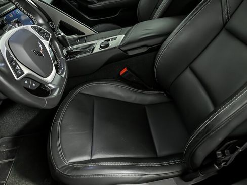 Used 2016 Chevrolet Corvette Stingray Coupe RWD image 16