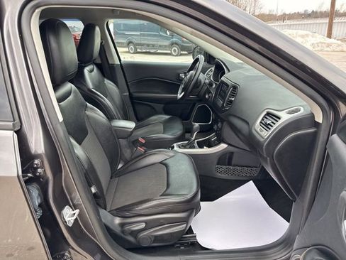 Used 2020 Jeep Compass Latitude image 35