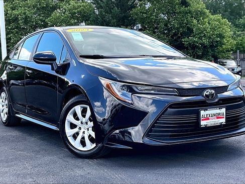 Used 2024 Toyota Corolla LE FWD image 2