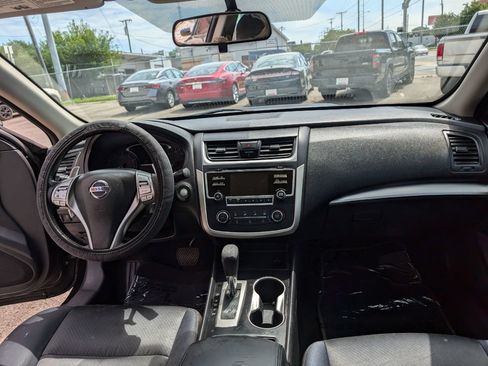 Used 2017 Nissan Altima 2.5 SR w/ LED Appearance Package FWD image 15