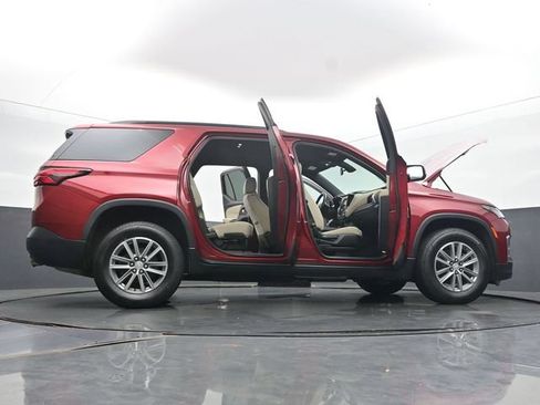 Used 2022 Chevrolet Traverse LT AWD/4WD image 60