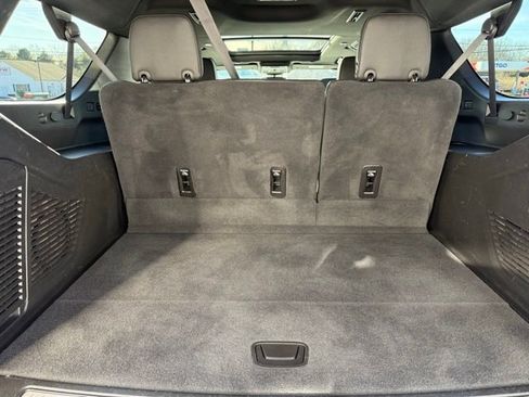 Used 2024 Chevrolet Suburban Z71 w/ Luxury Package image 11