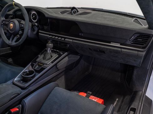 Used 2025 Porsche 911 GT3 RS image 13