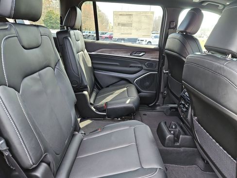 New 2026 Jeep Grand Cherokee L Limited AWD/4WD image 17