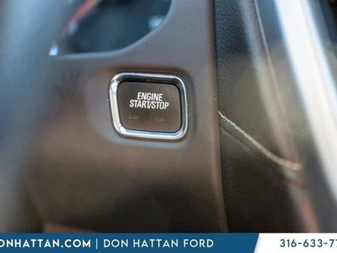 Used 2021 GMC Acadia SLE image 13