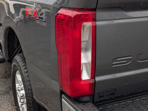 New 2026 Ford F250 XLT w/ FX4 Off-Road Package image 12