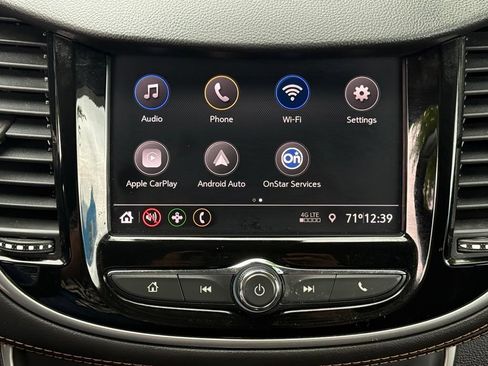 Used 2020 Chevrolet Trax LT w/ LT Convenience Package FWD image 18