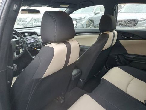 Used 2017 Honda Civic Sport image 9